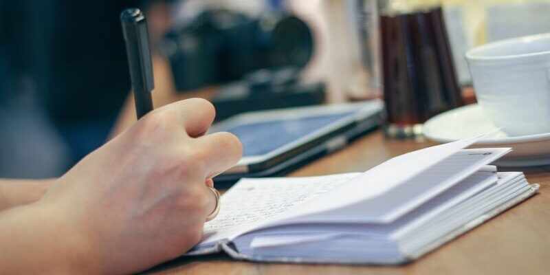 給湯器が壊れた！交換と修理はどっちがお得？費用と寿命で考える判断基準を紹介！